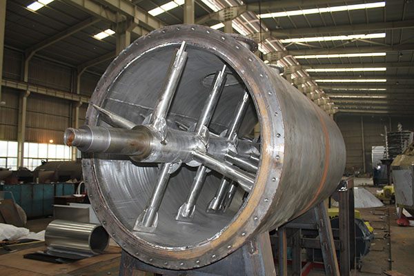 真空耙式（shì）幹燥機製作（zuò）現場1